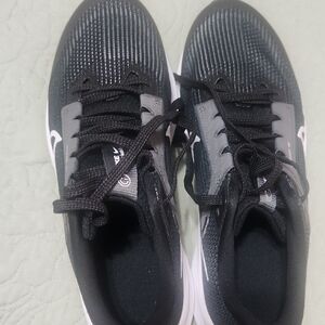 Men's Black and Gray Athletic Shoes